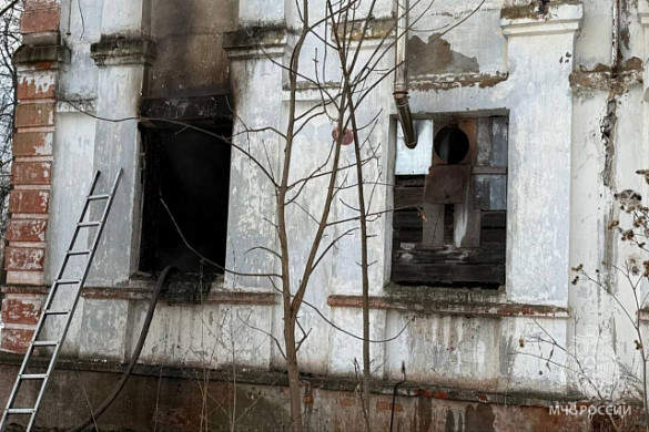 В Ивановской области тушили 2 нежилых здания